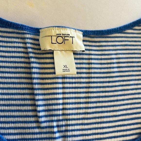 5/ $25 Ann Taylor Loft Blue White striped tank top XL - Picture 3 of 6